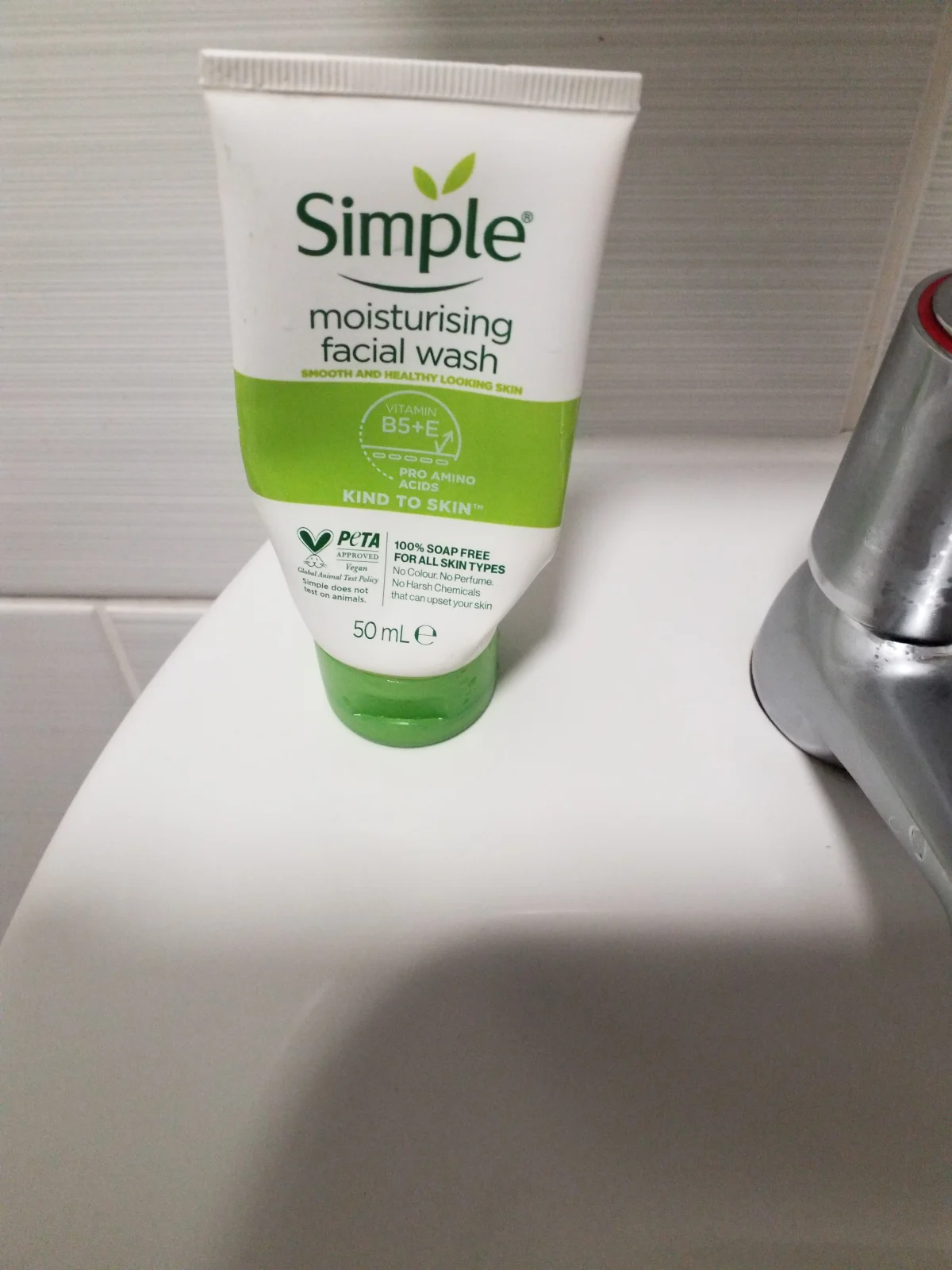 Kind to Skin Moisturising face wash - review image