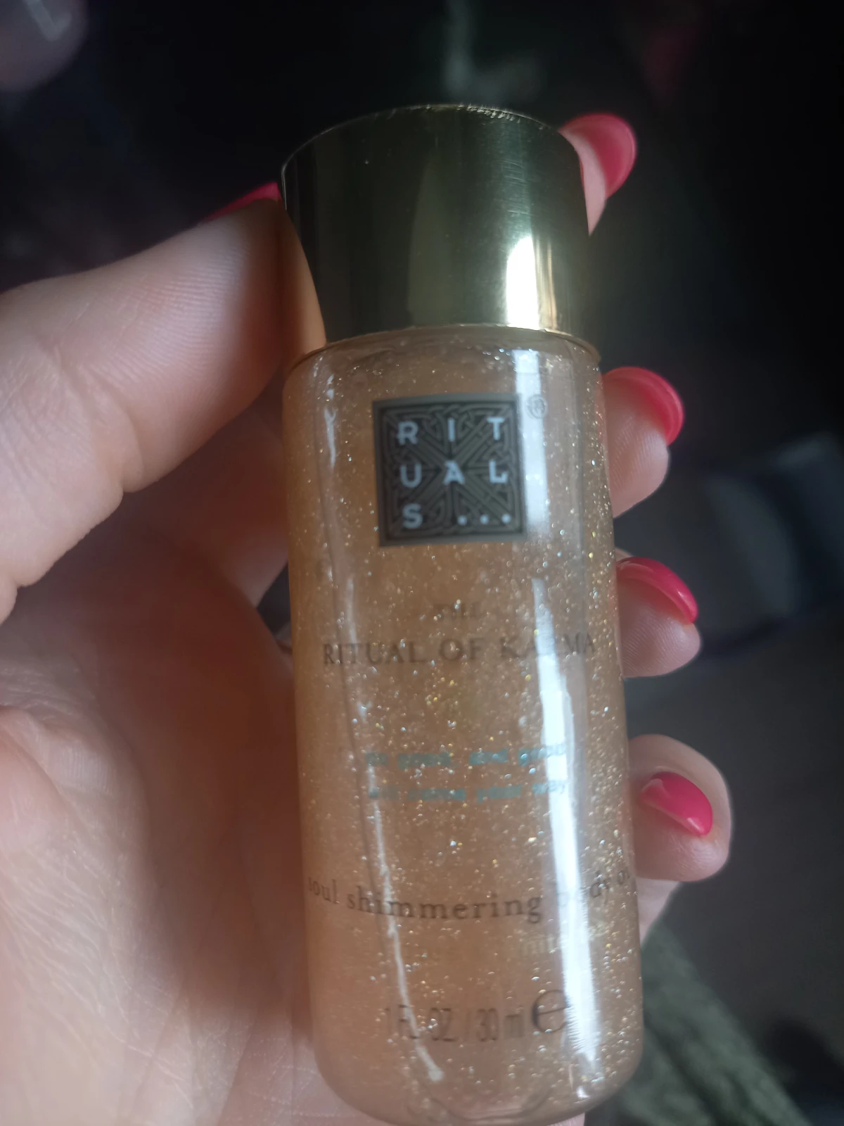 The Ritual of Karma Body Shimmer Oil - glanzende huidolie - review image