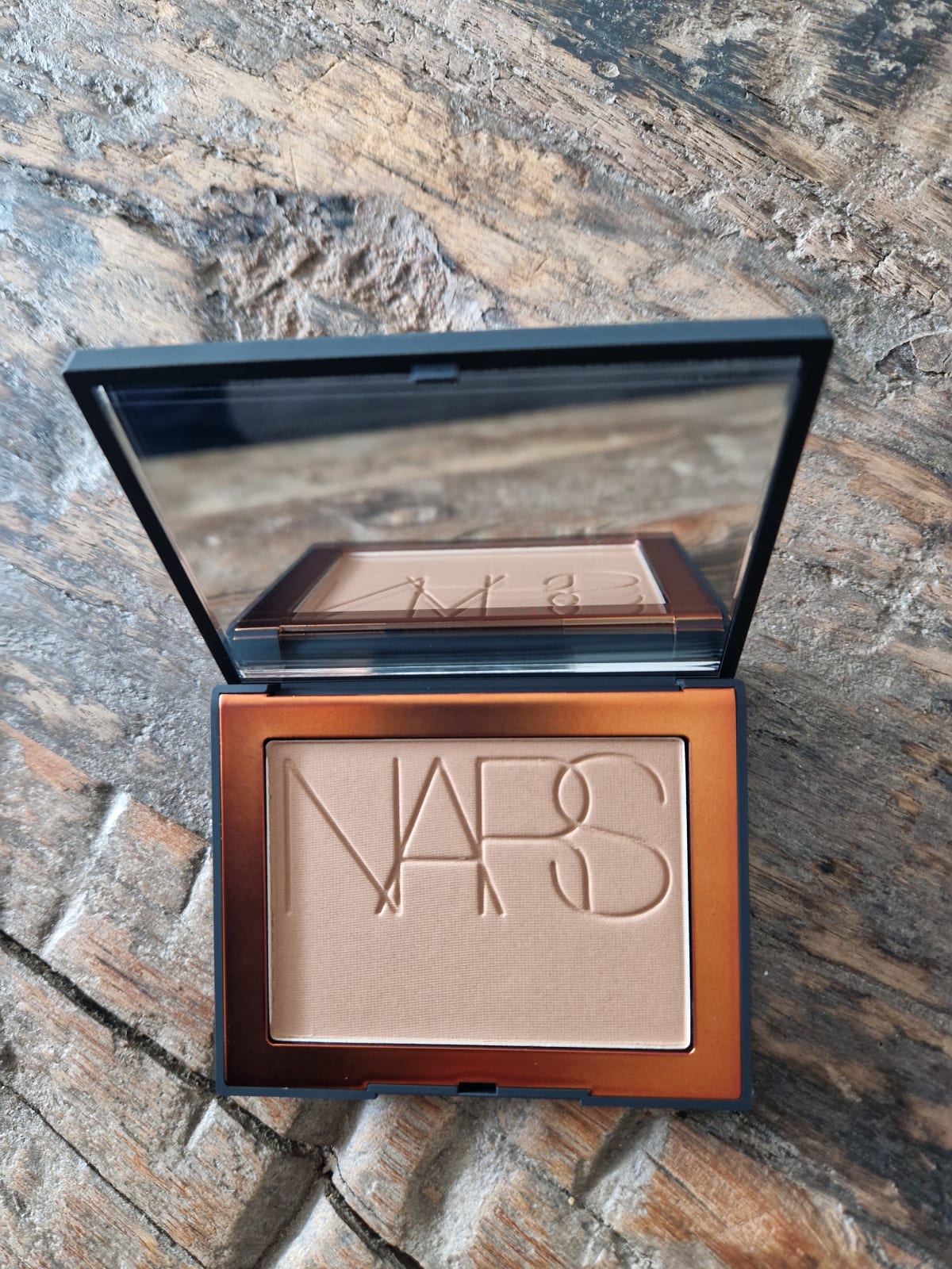 Bronzing powder - review image