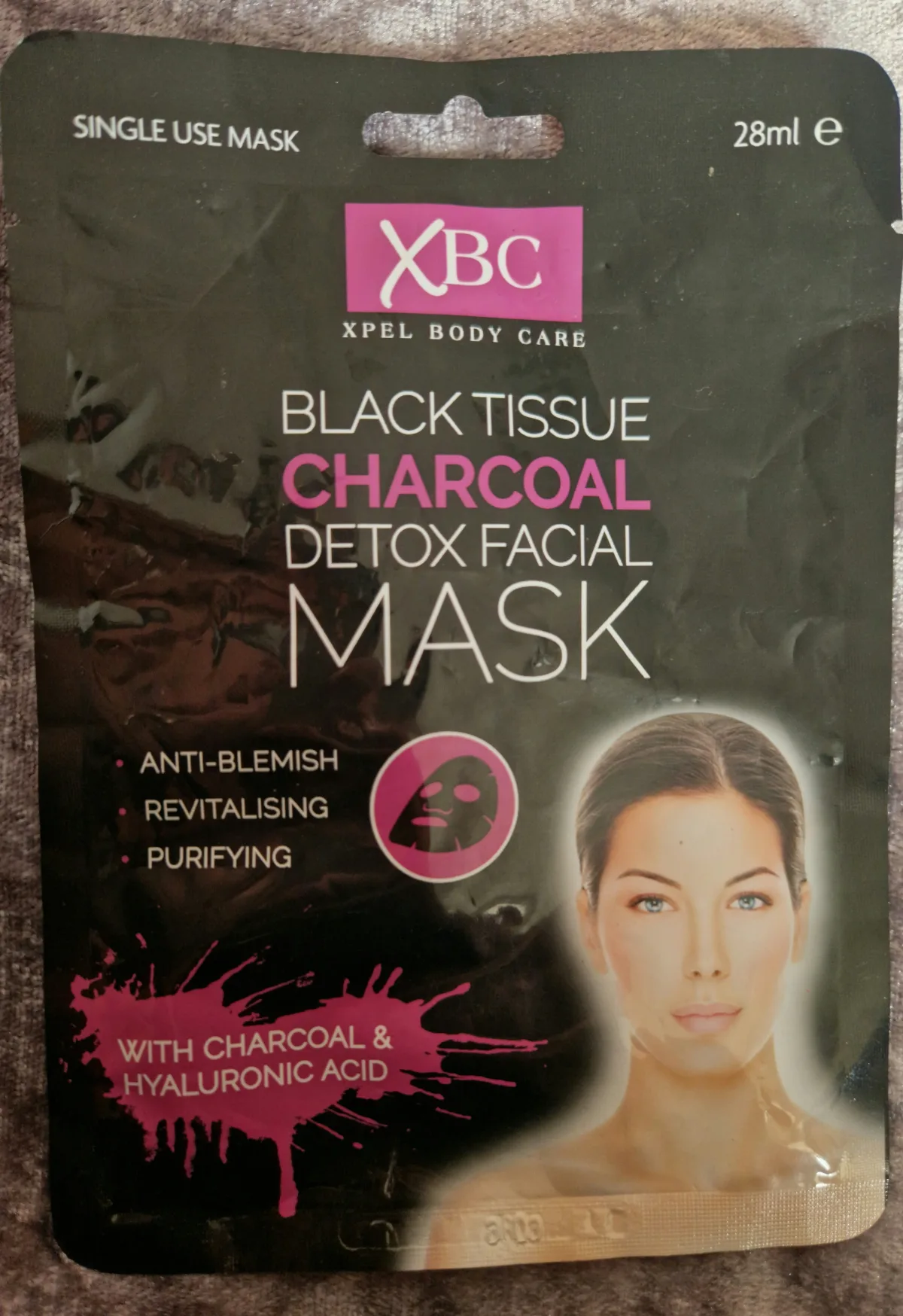 Black Tissue Charcoal Detox Facial Mask - review image