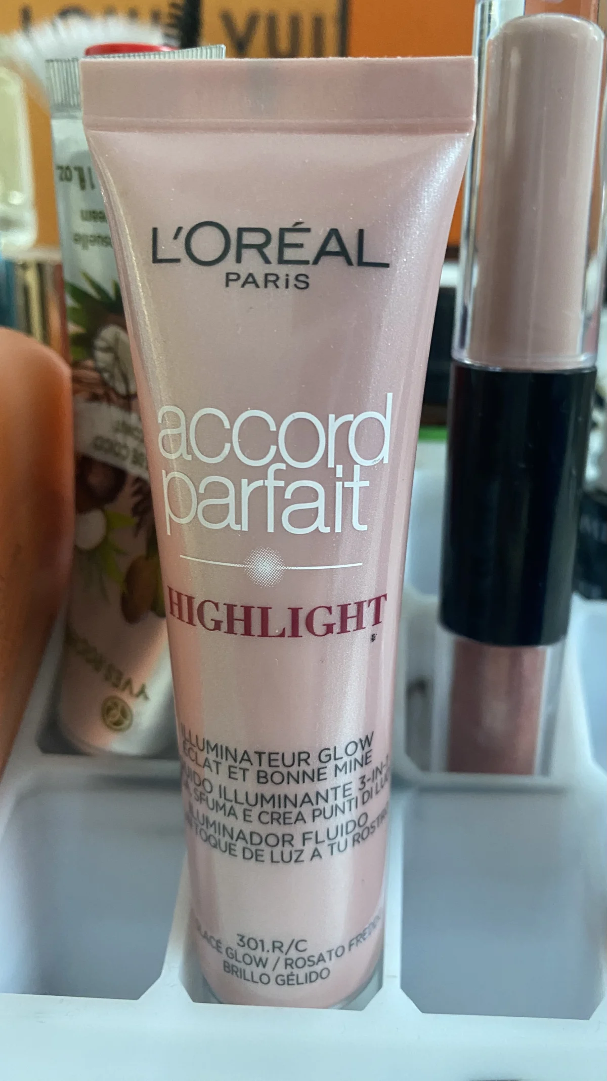 L'Oréal Accord Parfait Highlighter - 201.N Rose Glow - review image