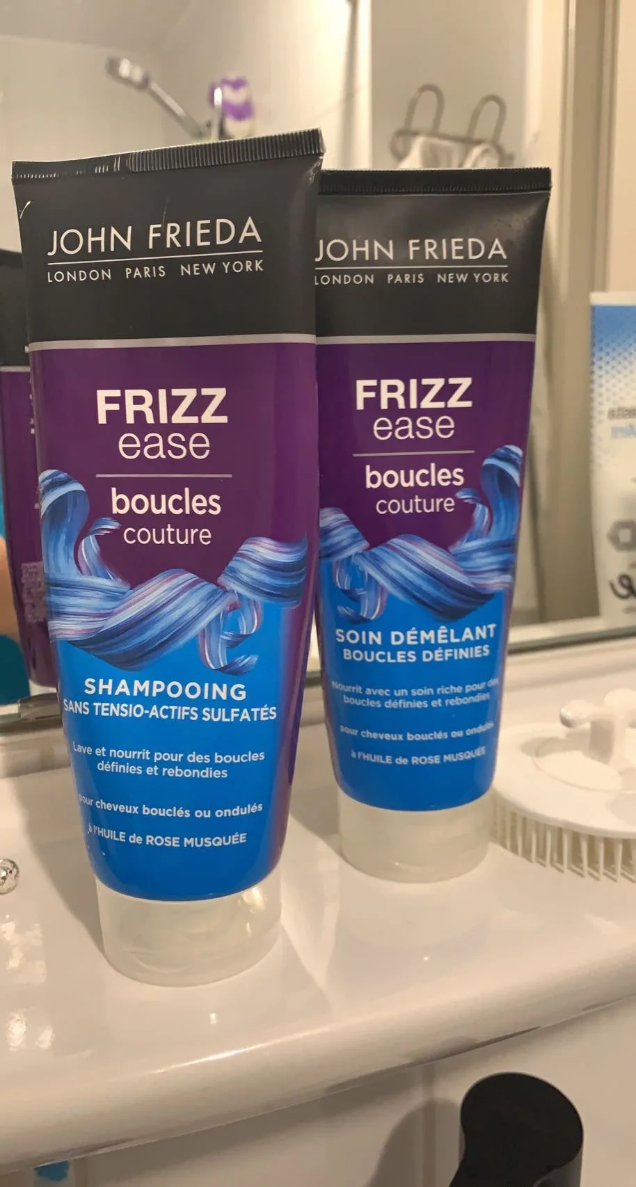 John Frieda FRIZZ EASE® Dream Curls - review image