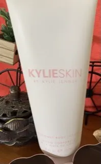 KYLIE SKIN Coconut - review image