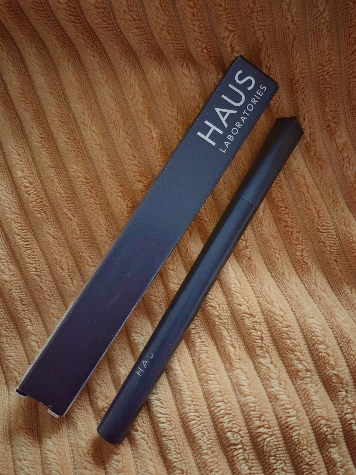 Liquid Eye Liner - review image