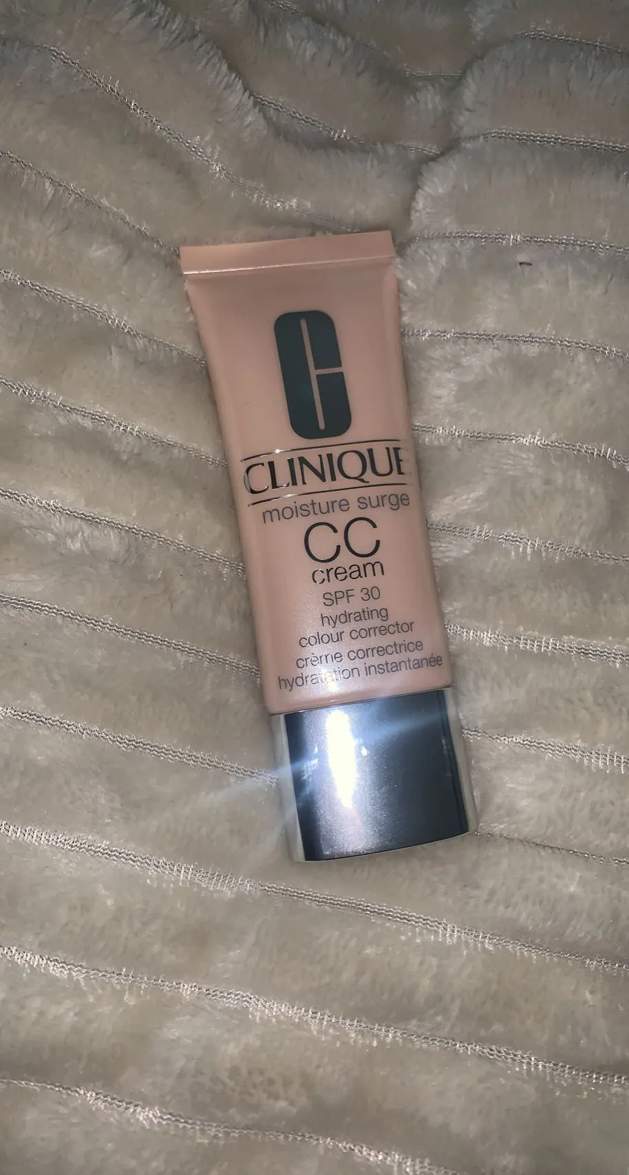 Moisture Surge CC Cream SPF 30 Hydrating Colour Corrector - review image