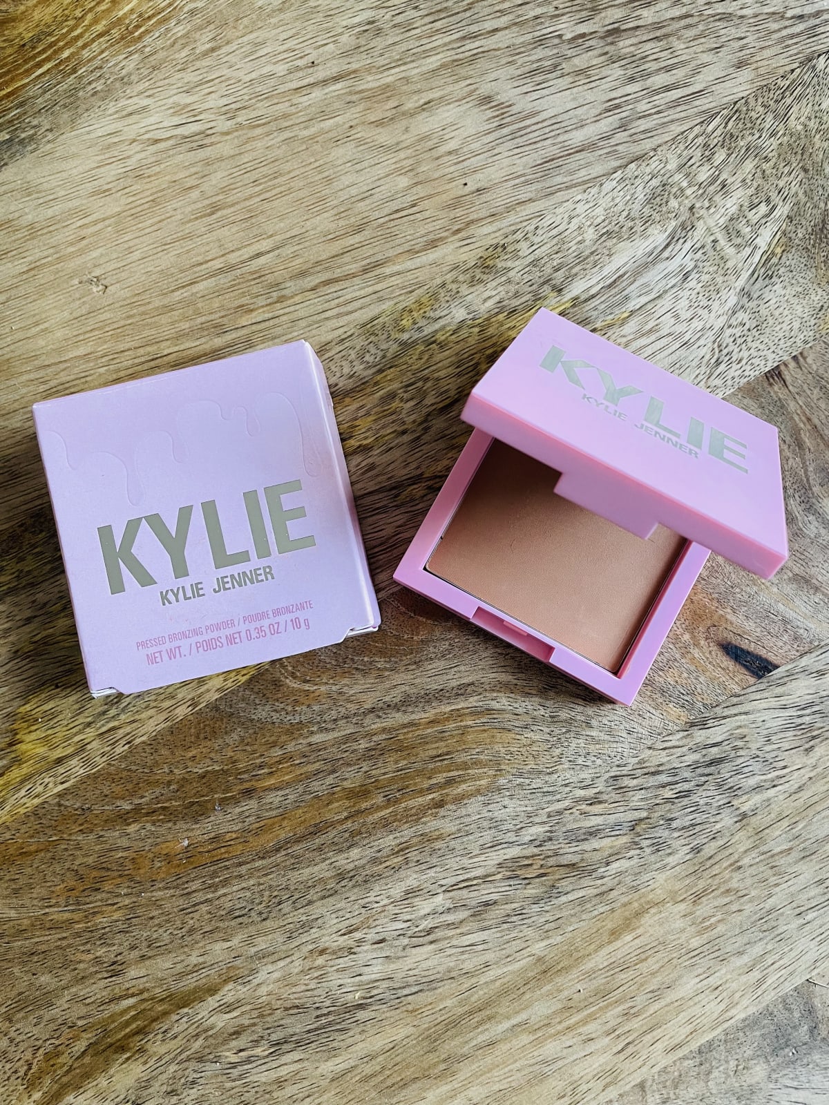 KYLIE COSMETICS Pressed Bronzing Powder - review image