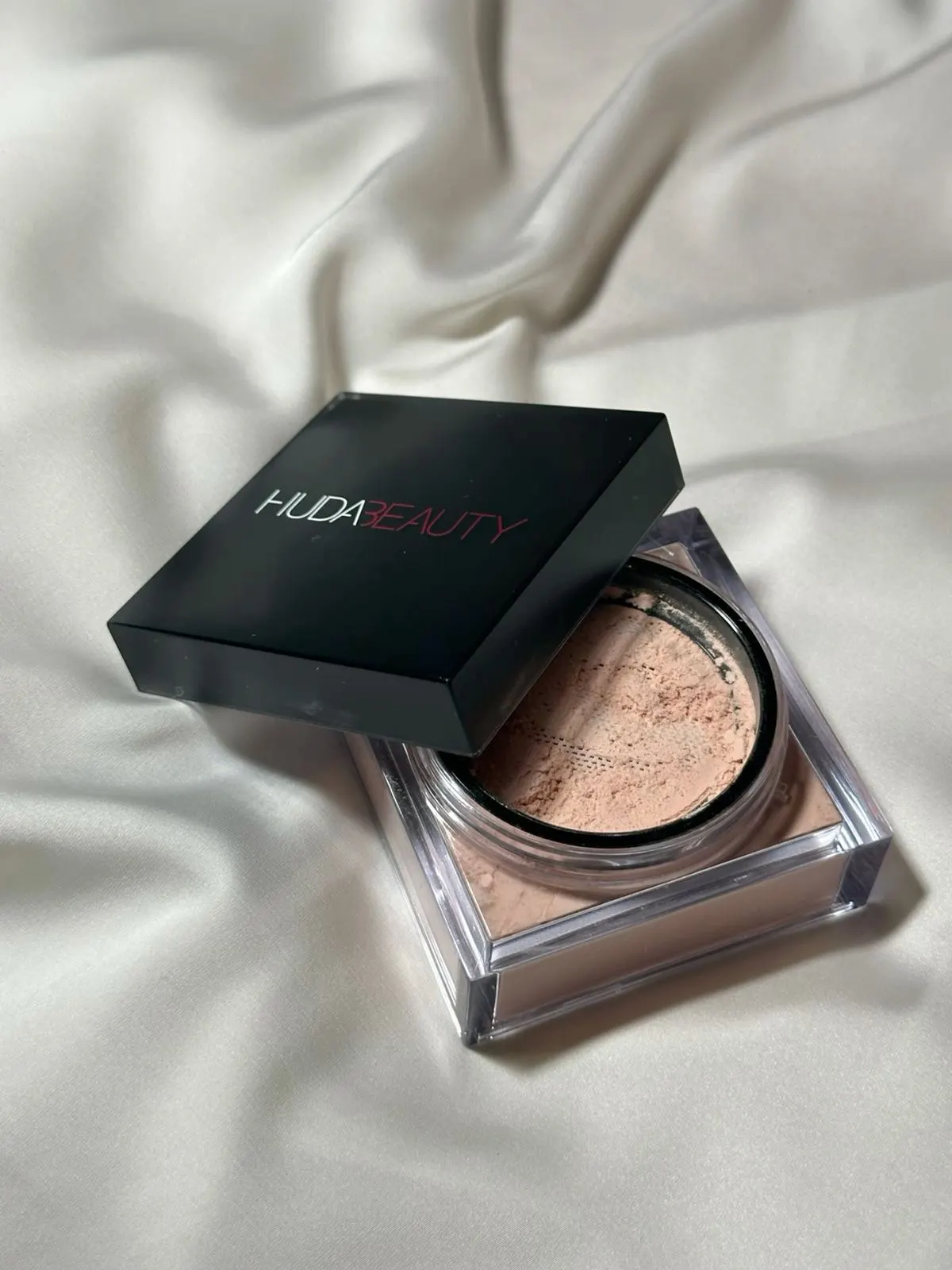 Huda Beauty Loose Powder Huda Beauty - BABY BAKE Poeder Kunafa - review image