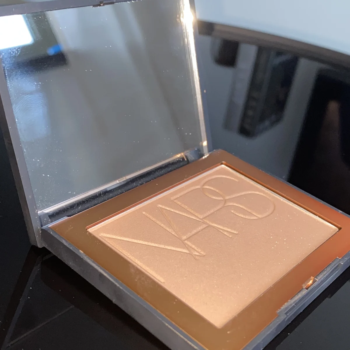 Bronzing powder - review image