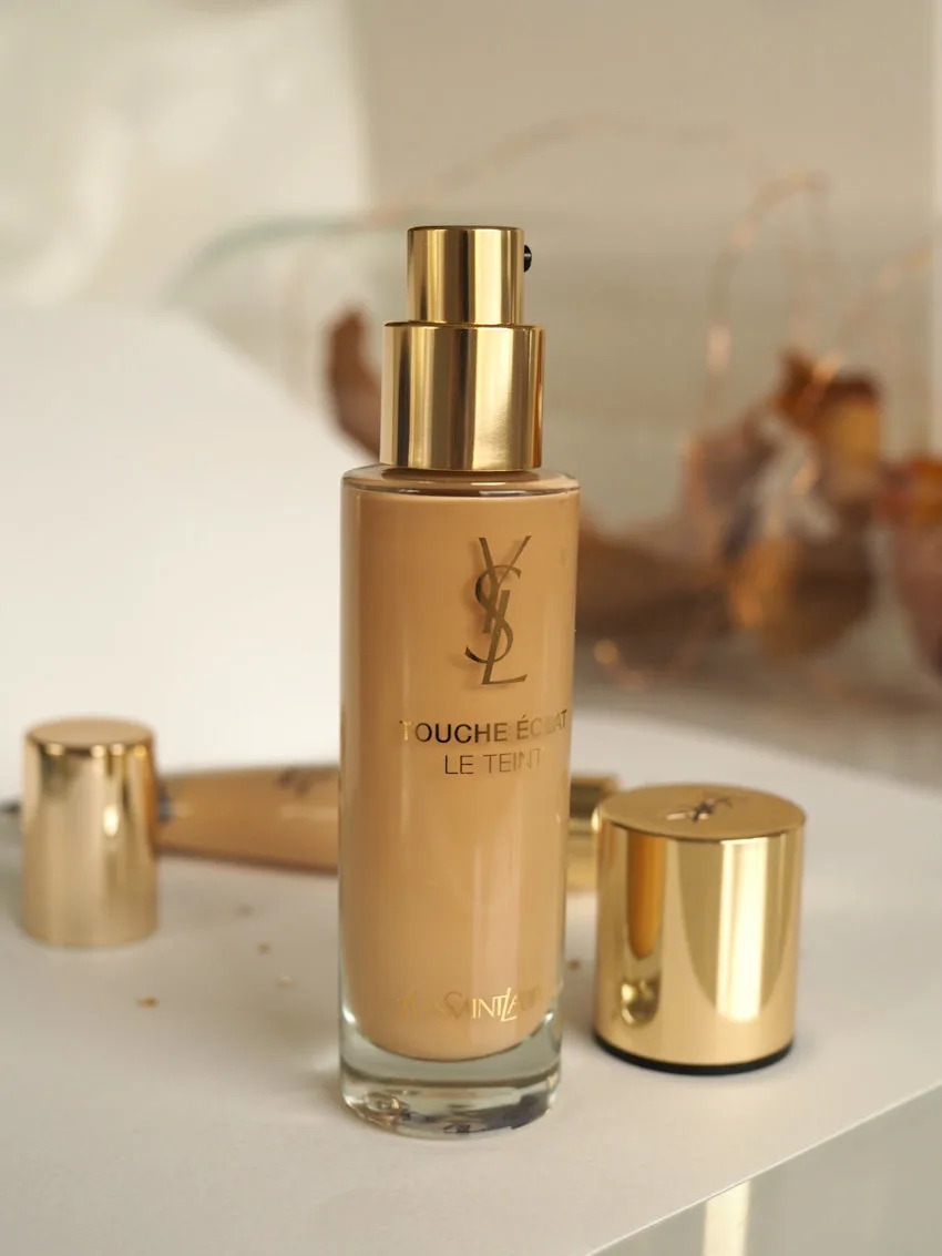 Ysl Touche Eclat Le Teint YSL - Touche Eclat Le Teint Foundation - review image