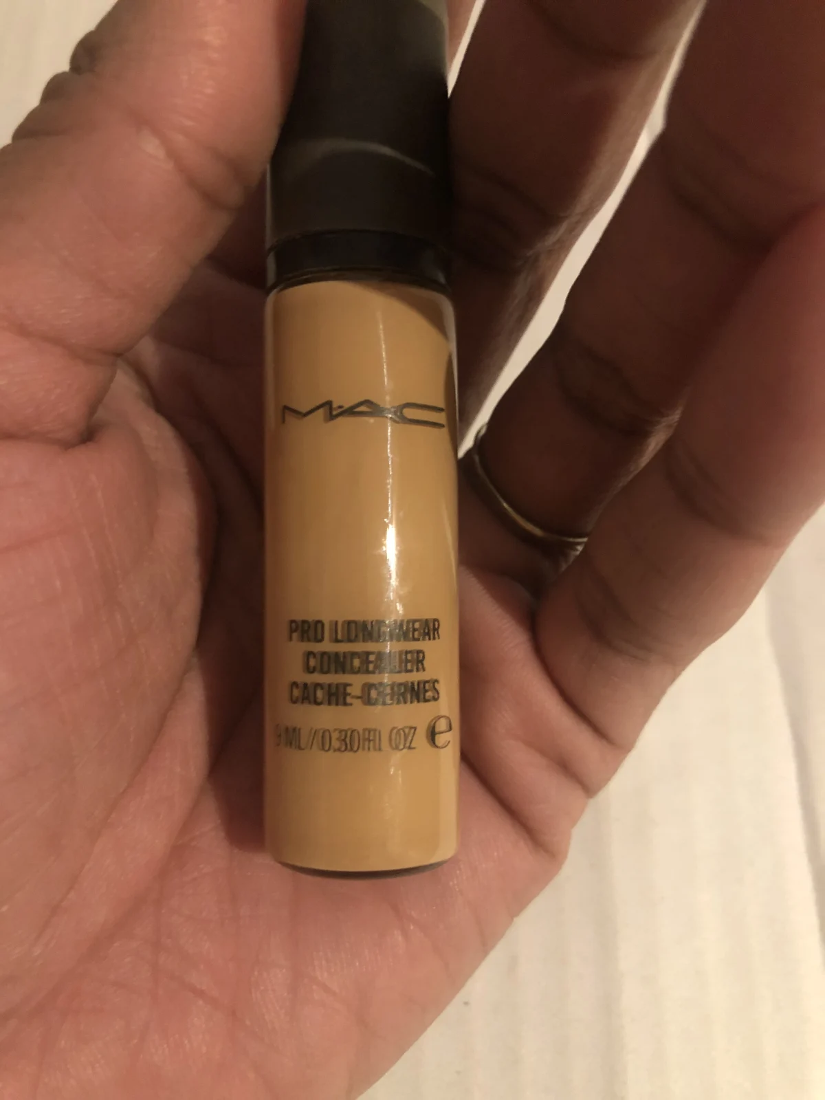 M·A·C - Pro Longwear Concealer - review image