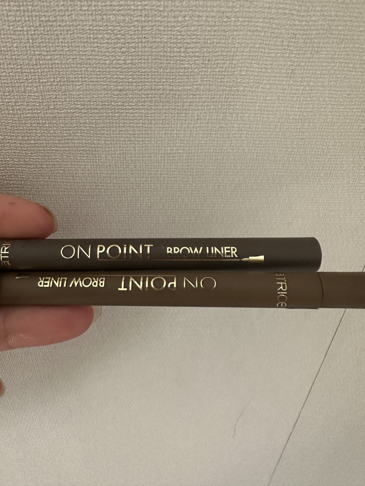 On Point Brow Liner 010 Dark - review image