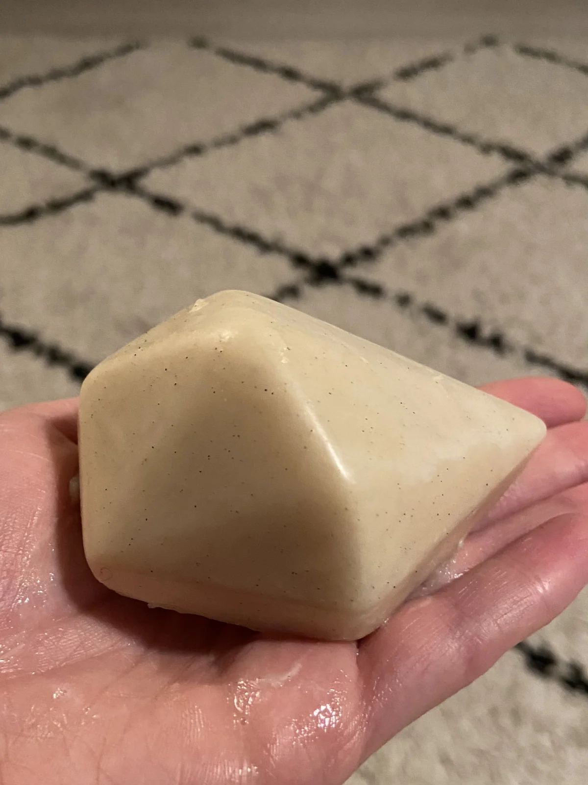 ANAS Crystal Soap - 125 GRAM - Zeep - Kristal - Edelsteen - Bergkristal - Vegan - Holistische Zeep - Werkt kalmerend - review image