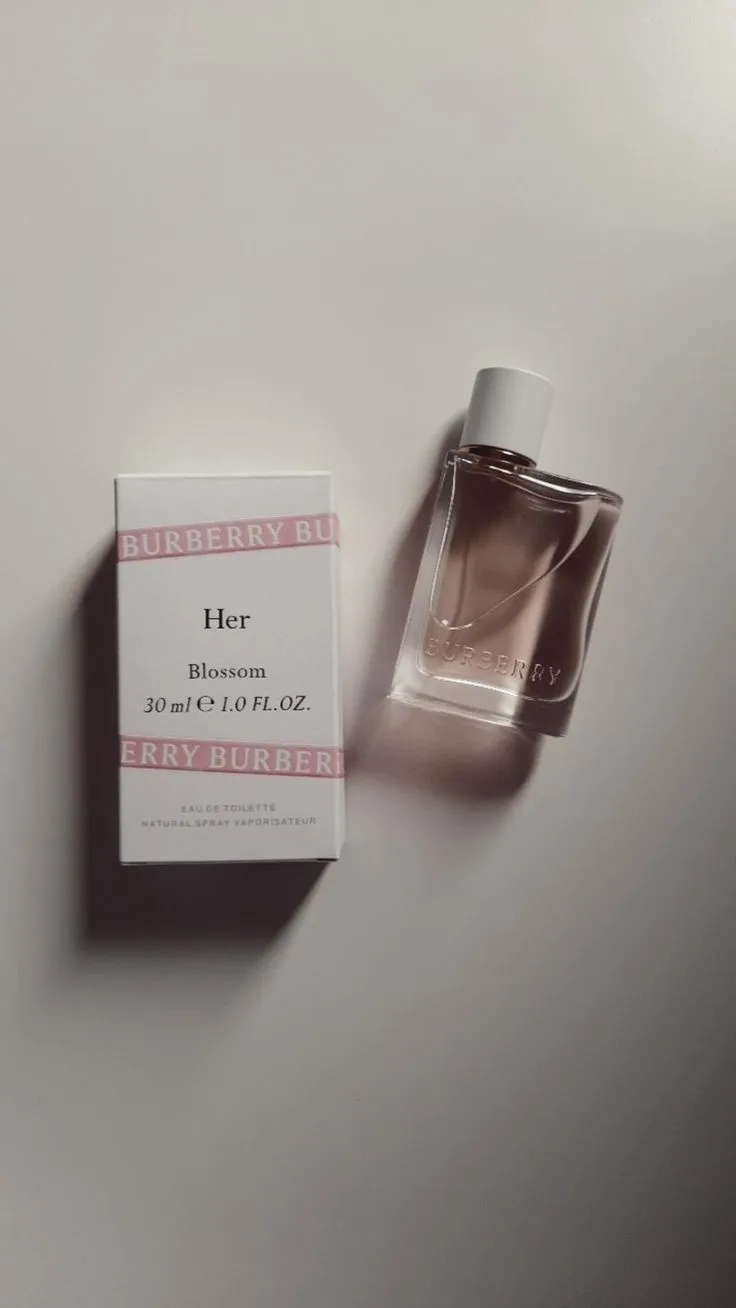 Burberry Eau De Toilette Burberry - HER BLOSSOM Eau De Toilette  - 100 ML - review image