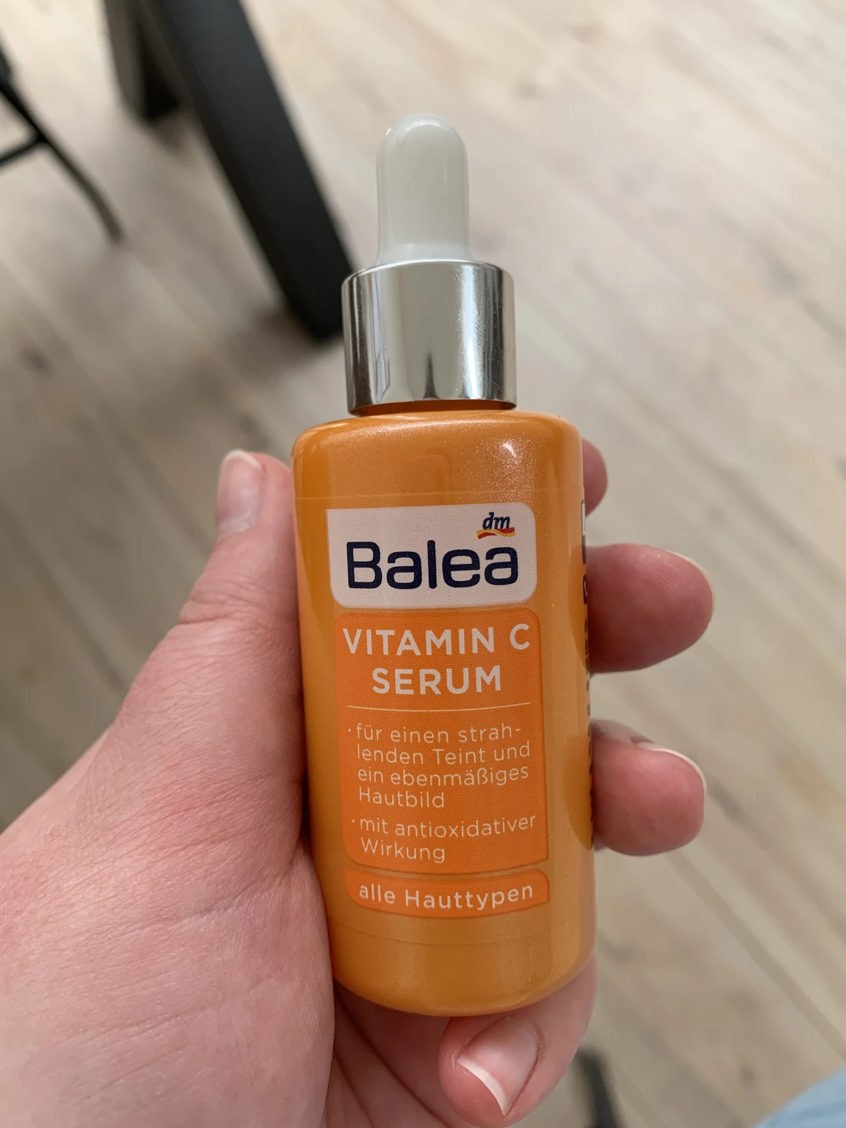 Balea  Vitamine C Serum - 30 ml - Serum - Skin-care - Huidverzorging - Gezichtsverzorging - Vitamine C - Antioxidant - Parabeen vrij - Vegan - Voor een egale teint - review image