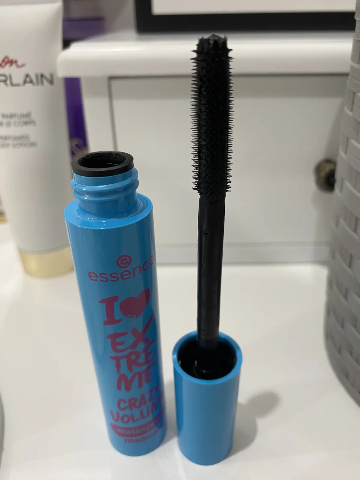 Essence I Love Extreme Crazy Volume Máscara De Pestañas Waterproof 12 Ml - review image