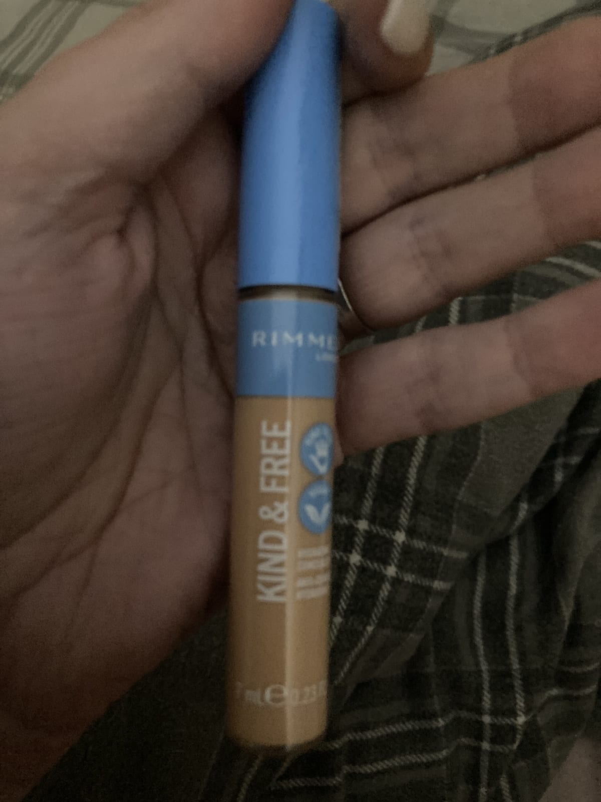 Rimmel London KIND & FREE Vegan Concealer - 010 Fair - review image