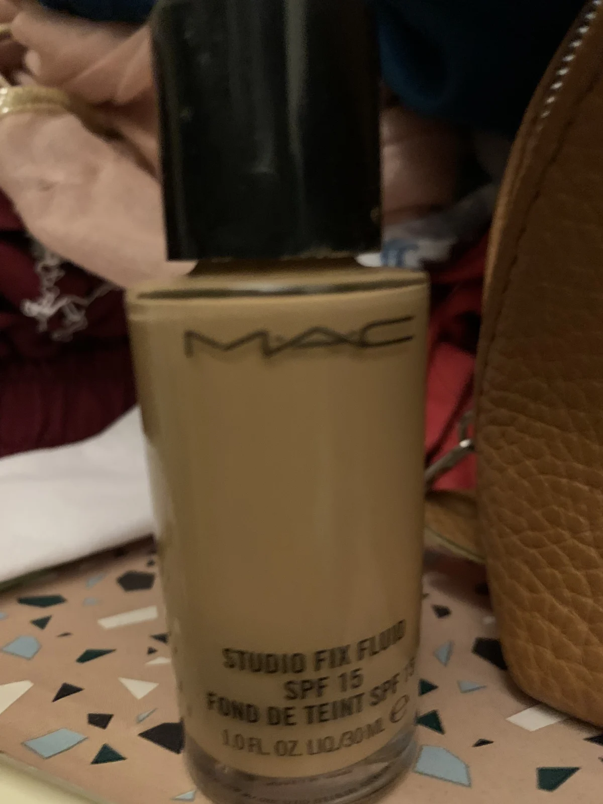 Studio Fix Fluid SPF 15 Foundation - review image