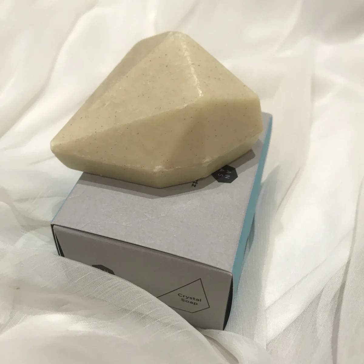 ANAS Crystal Soap - 125 GRAM - Zeep - Kristal - Edelsteen - Bergkristal - Vegan - Holistische Zeep - Werkt kalmerend - review image