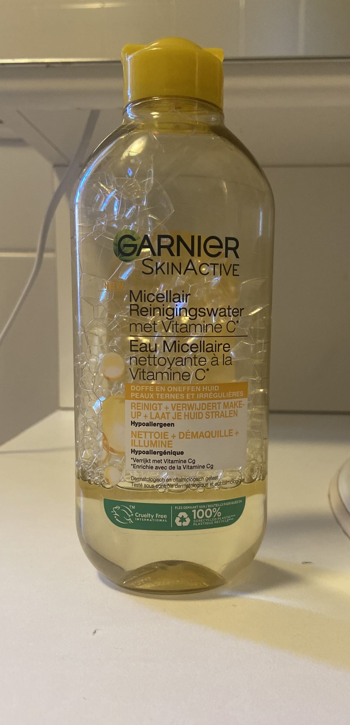 Garnier SkinActive Micellair Water Vitamine C* - Reinigingswater voor het Gezicht - 400ml - review image