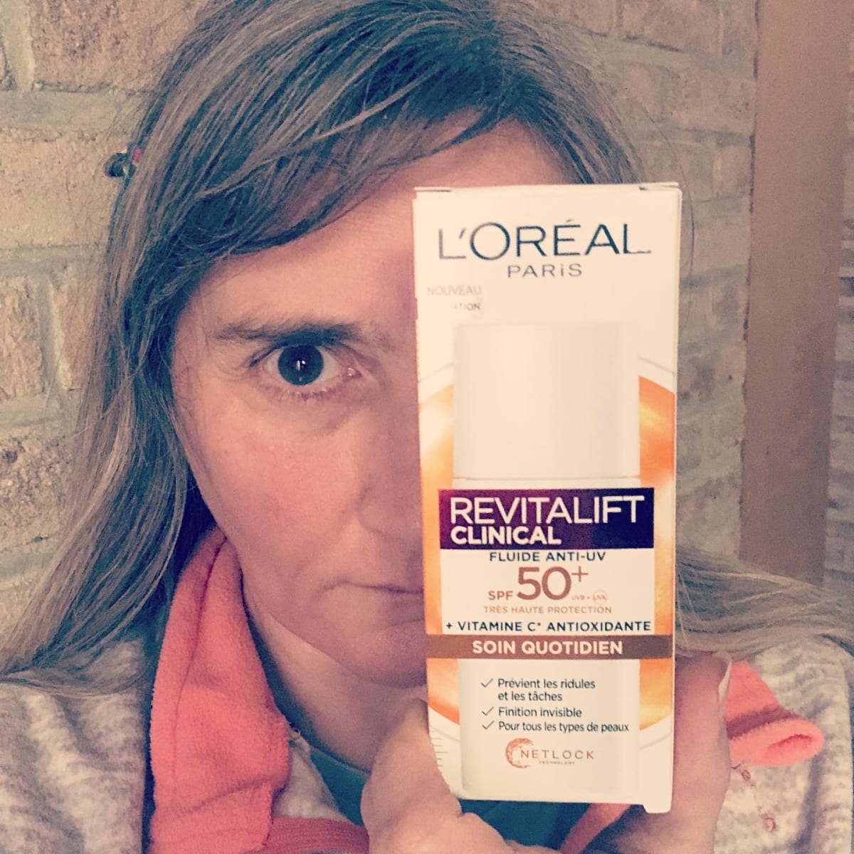 L’Oréal Paris Revitalift Clinical Anti-UV Fluid SPF 50 met Vitamine C* - 50ml - review image