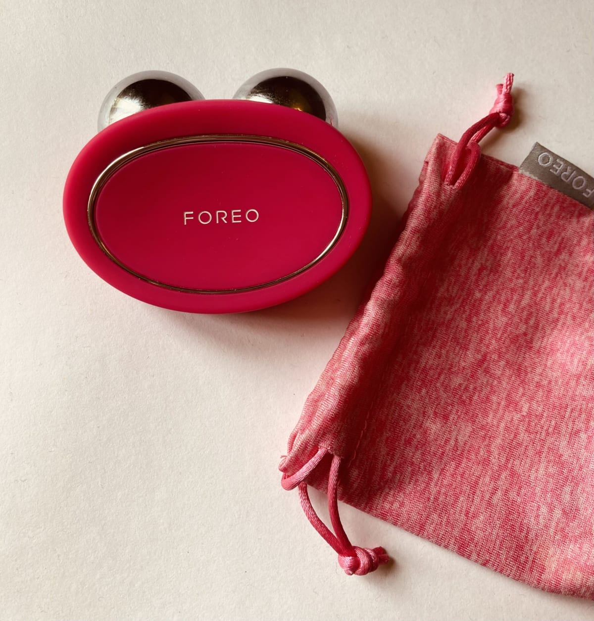 FOREO BEAR™ Microstroomapparaat voor facelifting - review image