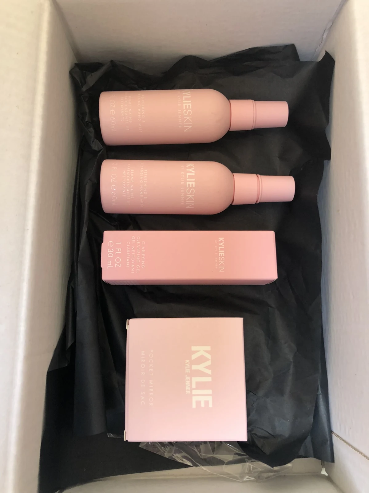 KYLIE SKIN Refreshing & Cleansing Hand Mist Handzeep 60ml - review image