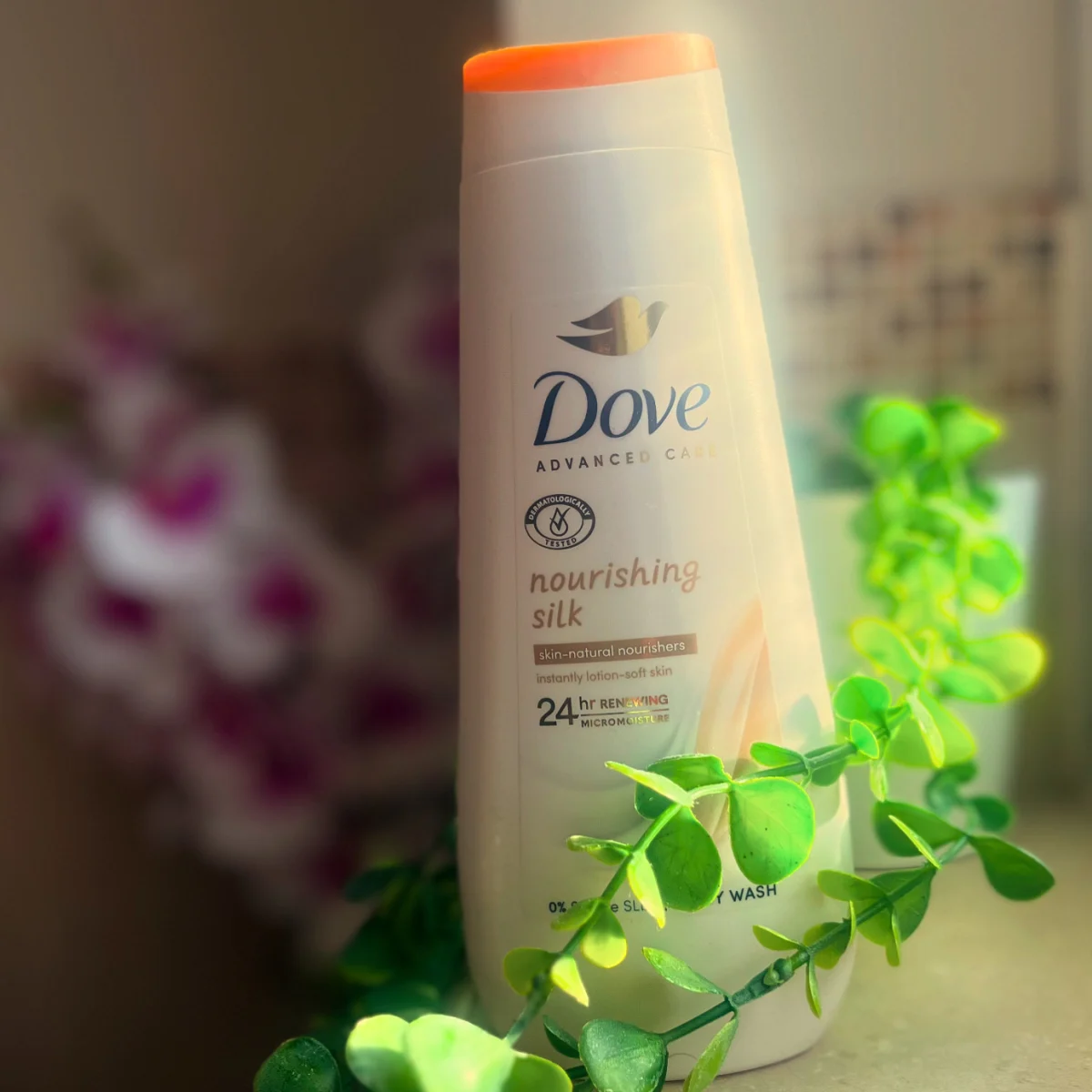 Dove Douchegel - Nourishing Silk 225 ml - review image