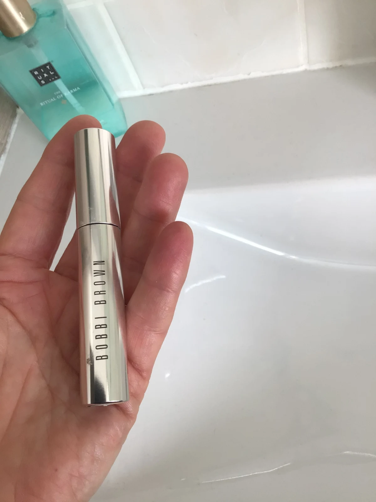 Bobbi Brown No-Smudge Waterproof Mascara - review image