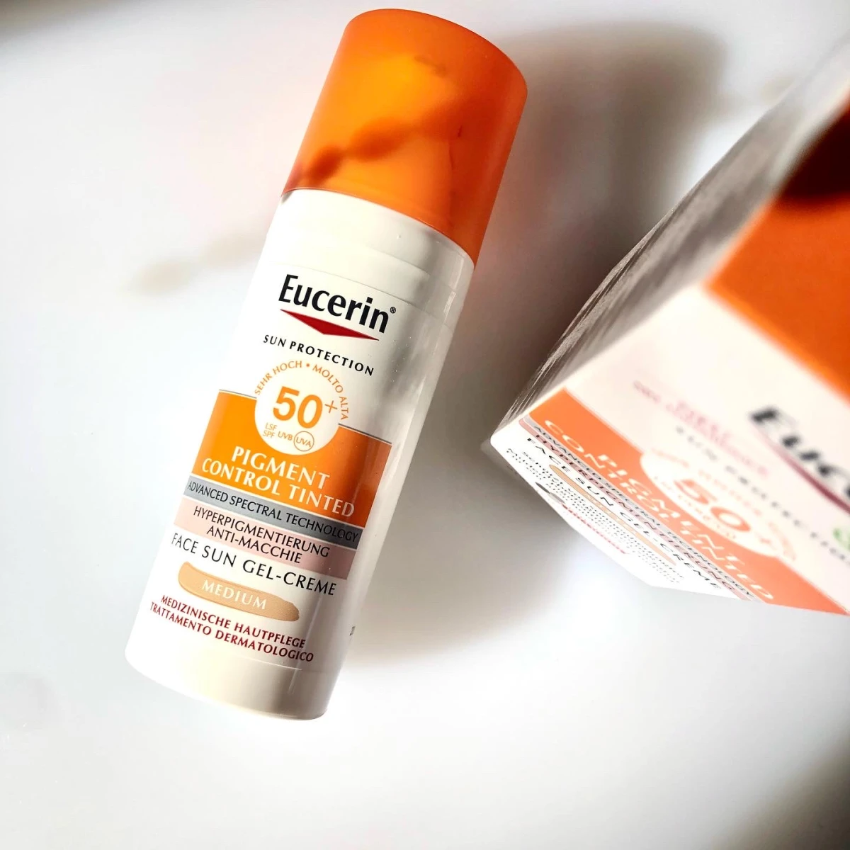 Eucerin Sun Oil Control Gel-Crème SPF 50+ Zonnebrand - 50 ml - review image