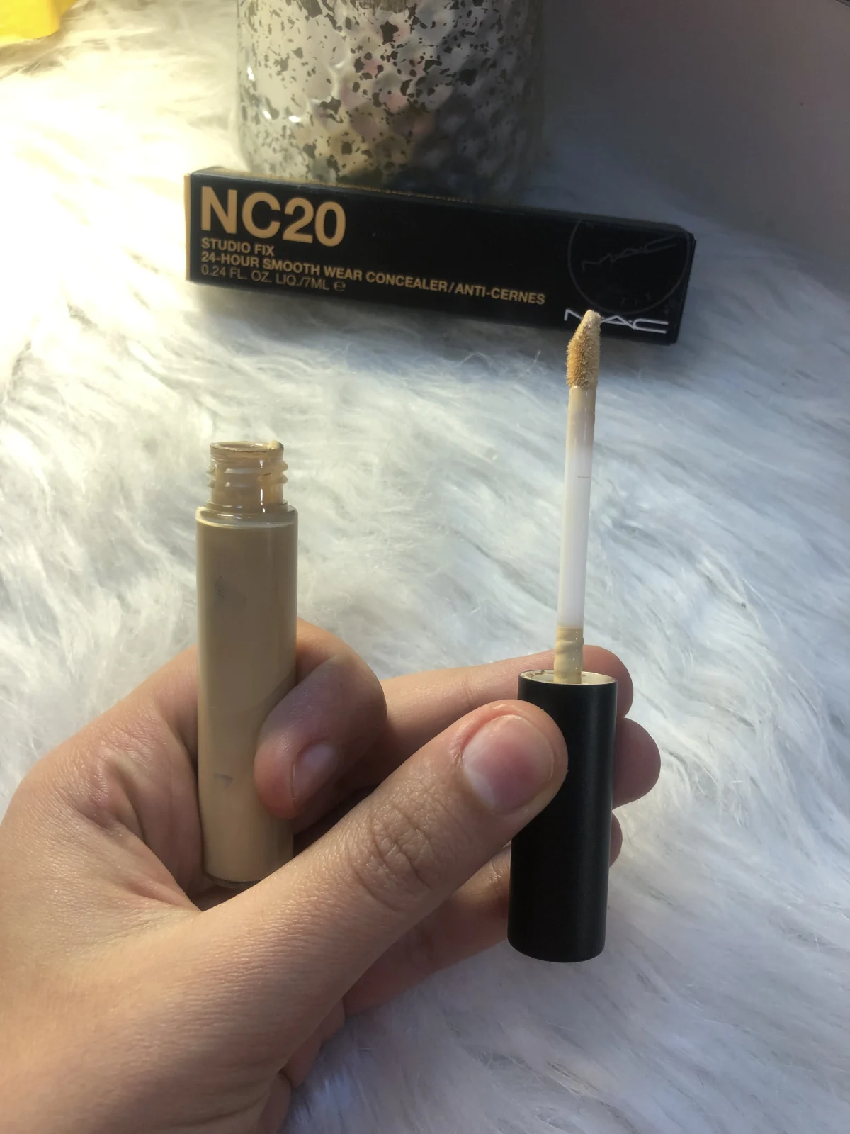 MAC Studio Fix 24Hour Smooth Wear - review image