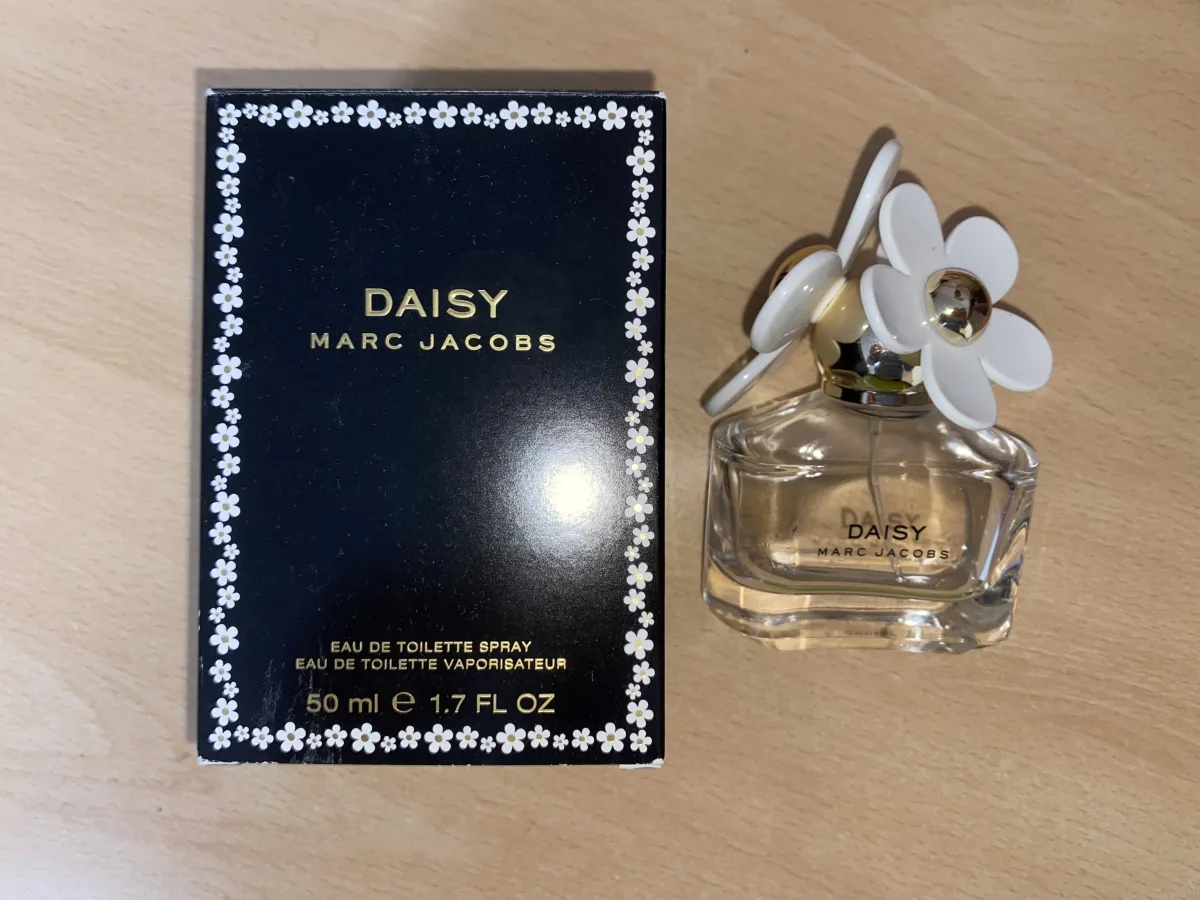 Marc Jacobs Daisy - review image