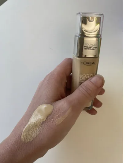 L’Oréal Paris - Accord Parfait Foundation - 6N  - Natuurlijk Dekkende Foundation met Hyaluronzuur en SPF 16 - 30 ml - review image