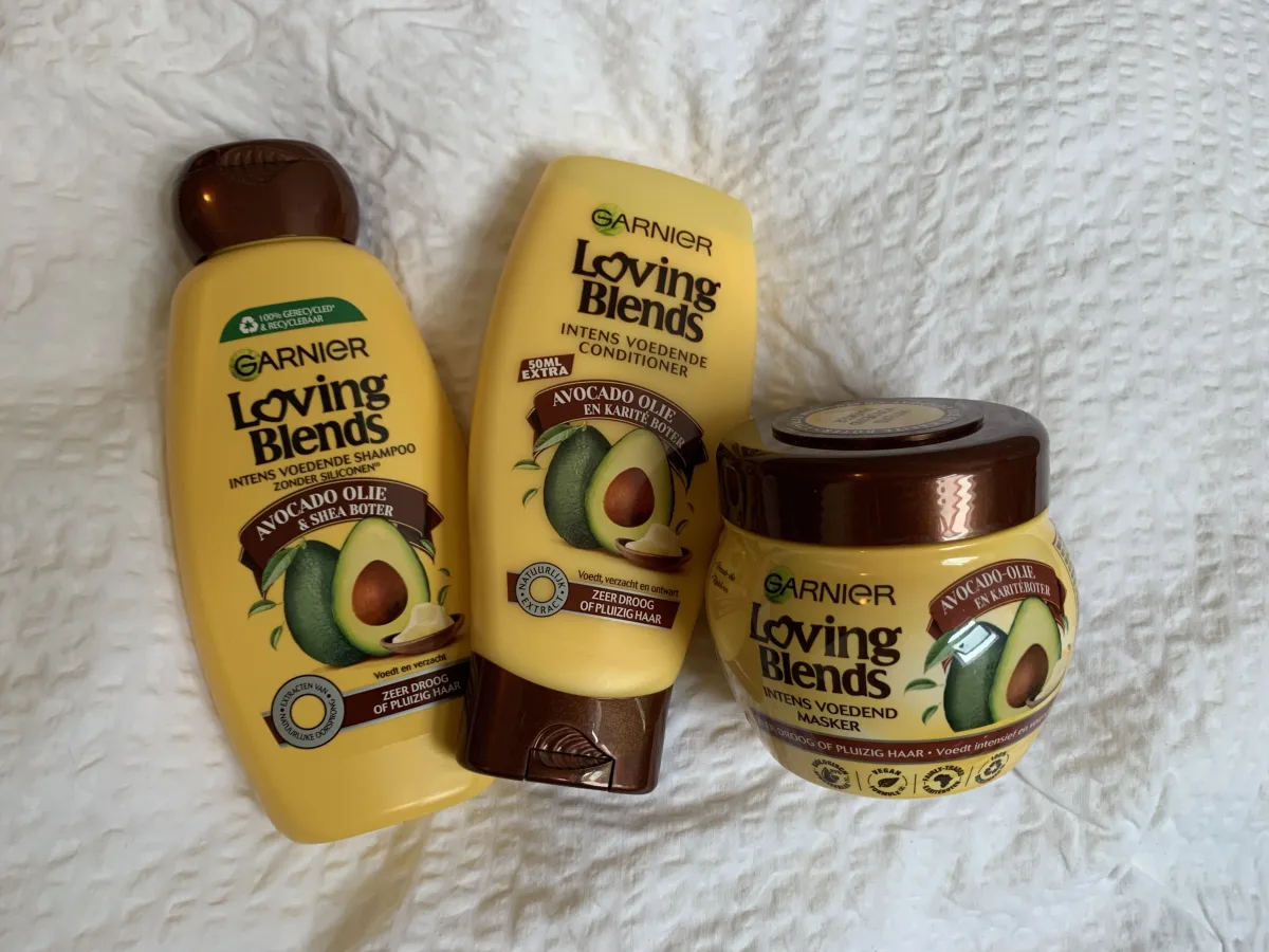 Loving Blends Avocado-olie en Karitéboter - Intens Voedende Shampoo - review image