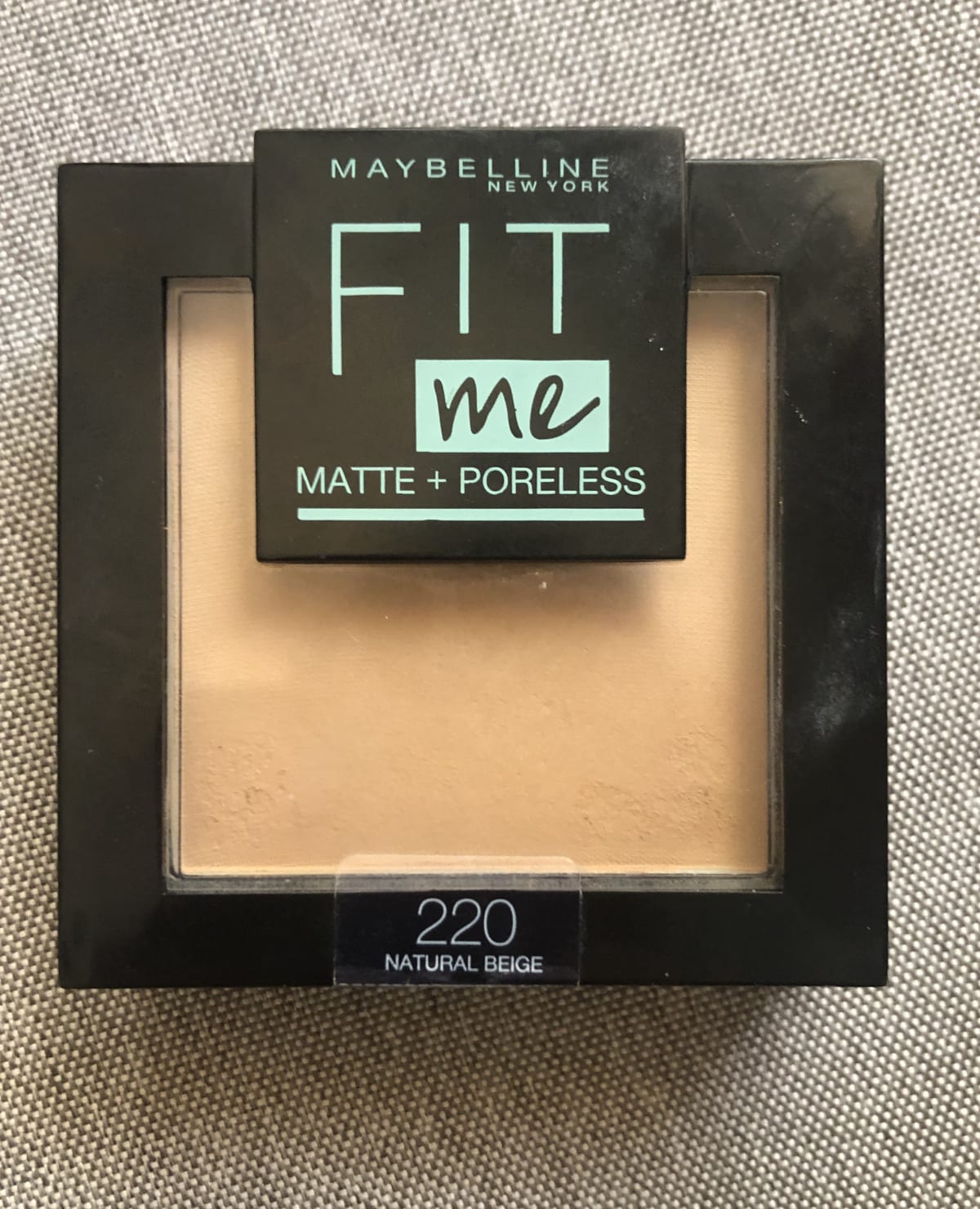 Maybelline Fit Me Matte + Poreless Poeder - 220 Natural Beige (Vierkant doosje) - review image