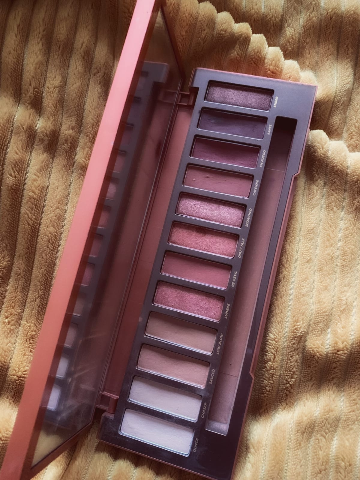 Urban Decay Naked Heat Eyeshadow Palette - review image