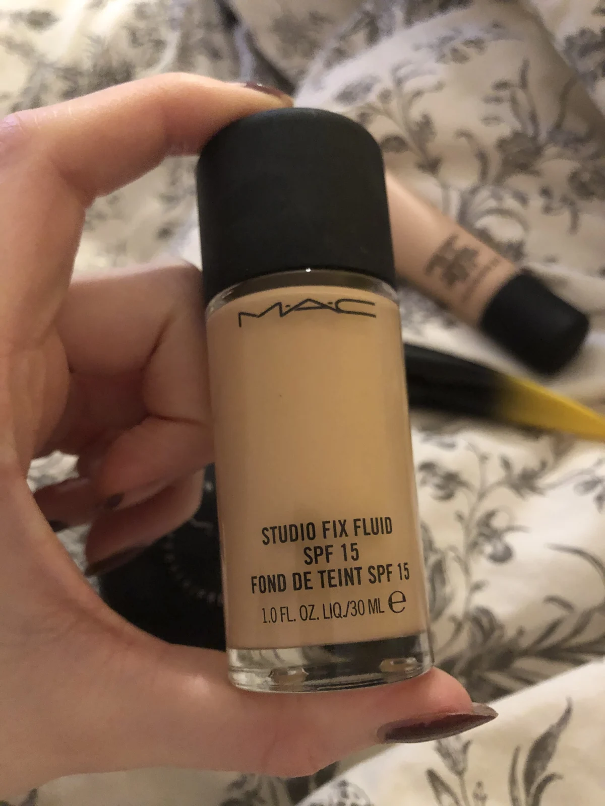 MAC Studio Fix Fluid SPF15 - review image