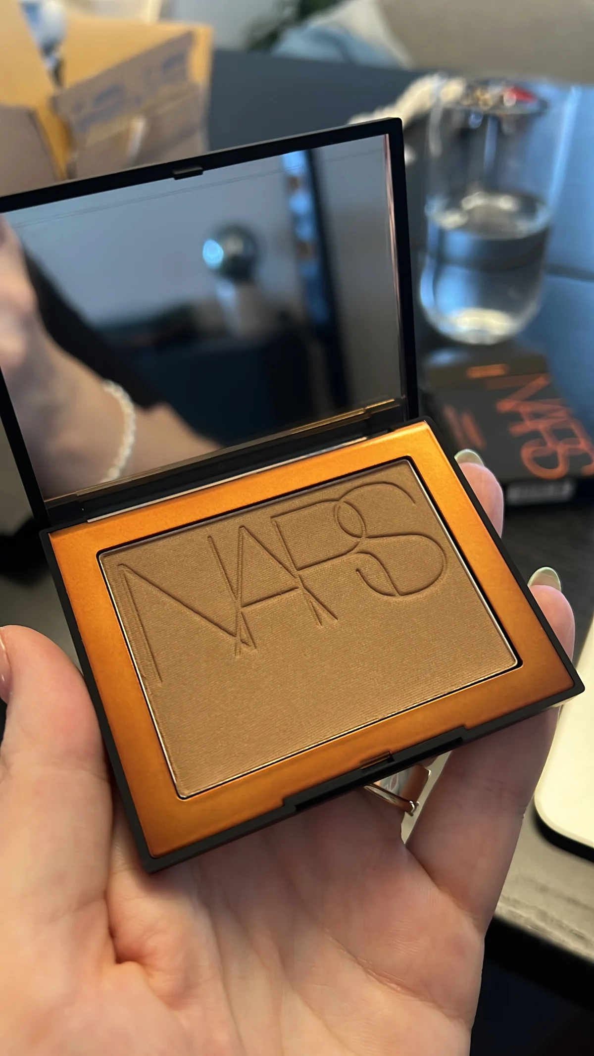 Bronzing powder - review image