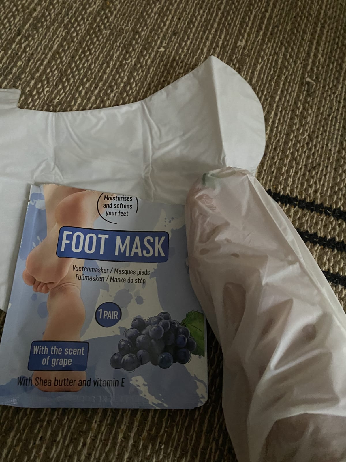 Lavendel Voetenmasker - Paars - Foot Mask - Met Shea Butter & Vitamine E - Set van 2 - review image