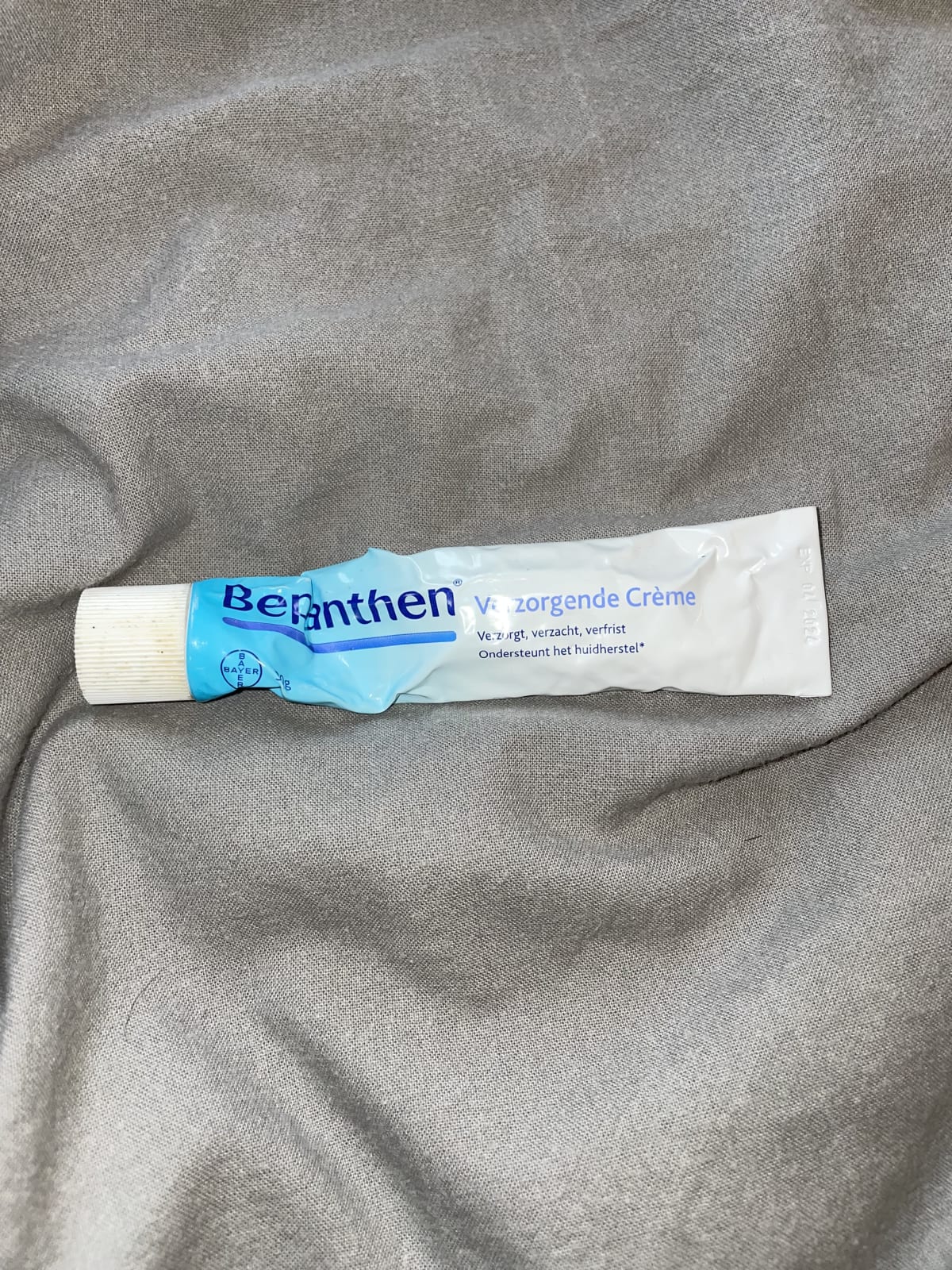 Bepanthen Verzorgende Creme - snel intrekkend, hydraterend - zonder parfum - droge en geirriteerde huid - 30 gram - review image