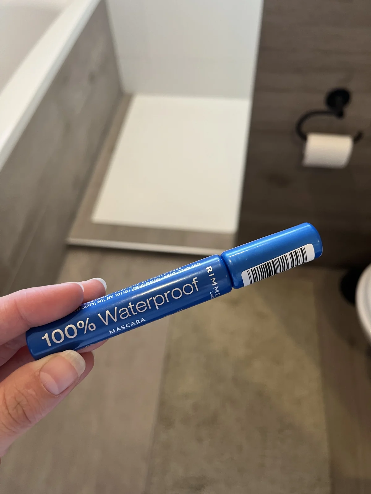 100% Waterproof Mascara - review image