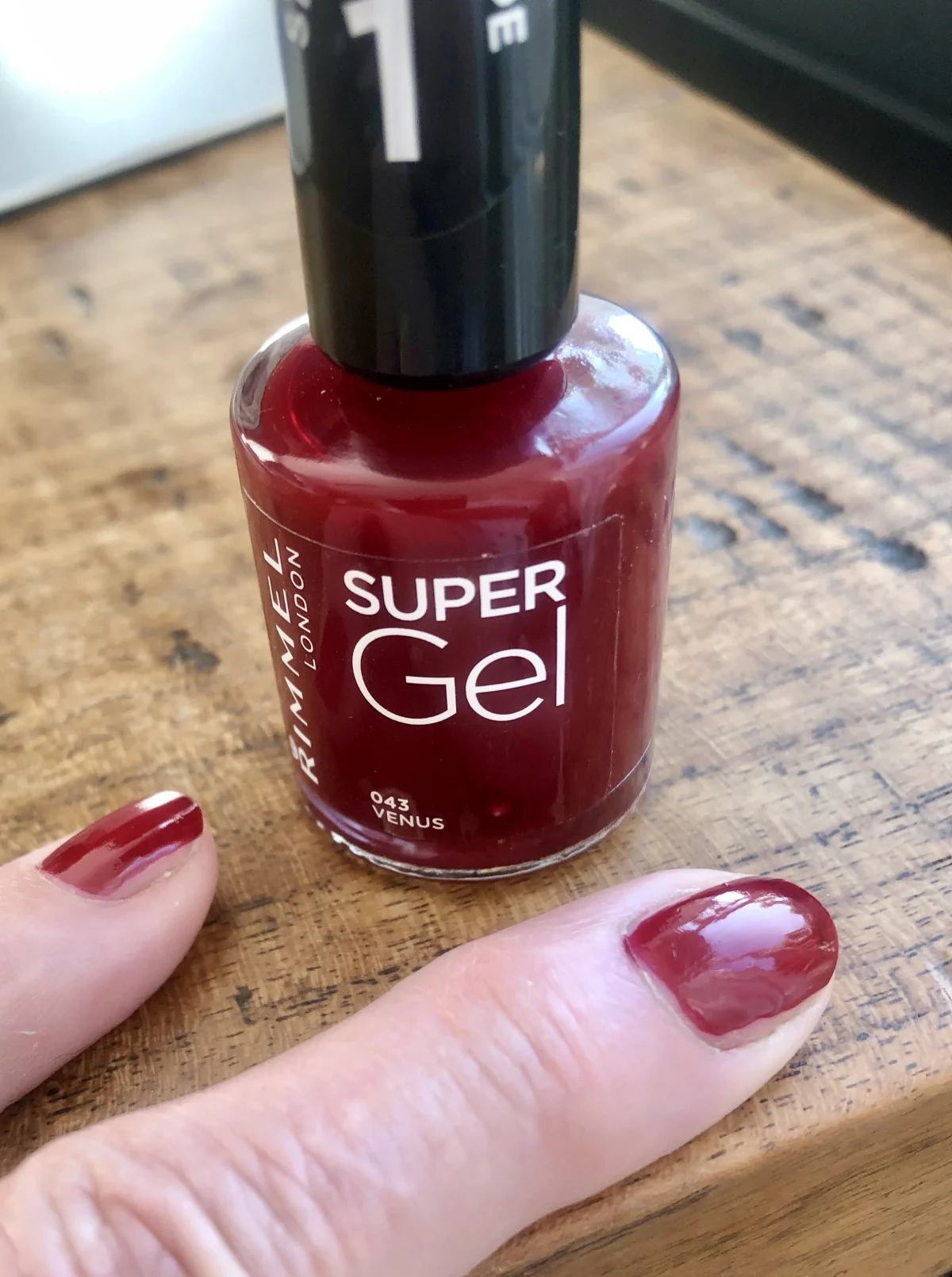 Supergel nagellak Rimmel London - review image