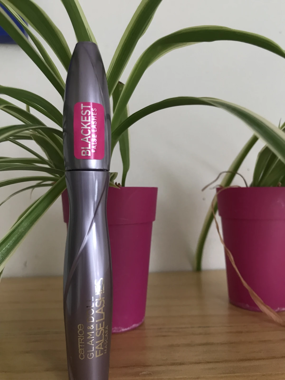 Catrice Glam & Doll False Lashes 010 Black Mascara - review image