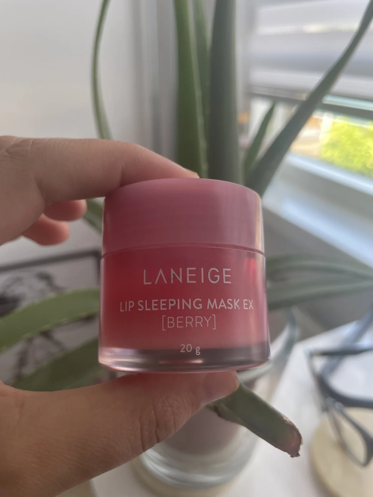 Korean Skin Set: Laneige Lip Berry Mask + SKIN1004 Centella Madagascar Ampoule 100ml - K Beauty Bestsellers - Reduces Redness - Verminderd Roodheid - Huidherstellend - Centella Asiatica - Lip masker balsem - Gevoelige Huid Skin Serum Geschenkset - review image