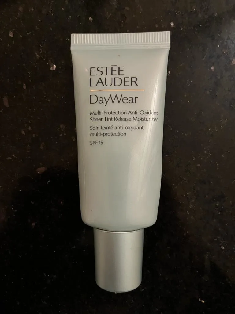 Estée Lauder Daywear B.B. Anti-Oxidant Beauty Benefit BB Cream 30 ml - review image