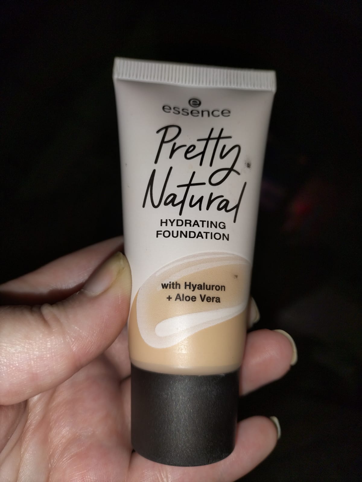 Essence - Pretty Natural Hydrating Foundation 24H Long Lasting Moisturizing Face Primer 050 Neutral Champagne 30Ml - review image