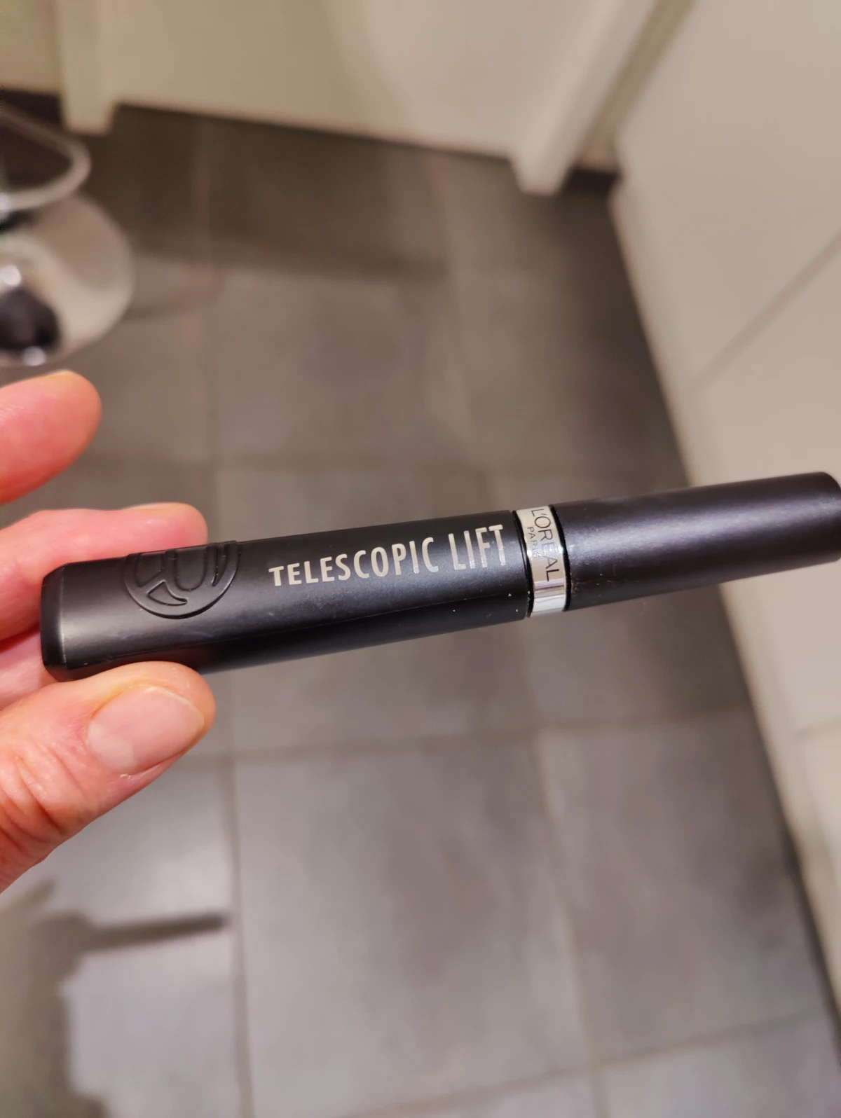 L'Oréal Paris – Telescopic Lift Mascara – Lift Extra Black - Mascara voor lange, gelifte wimpers en volume – 9,9ML - review image