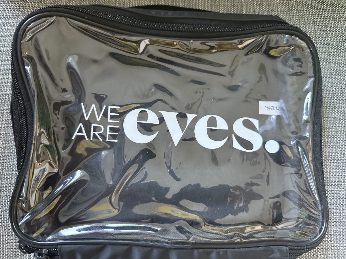 We Are Eves Beauty Bag - review image