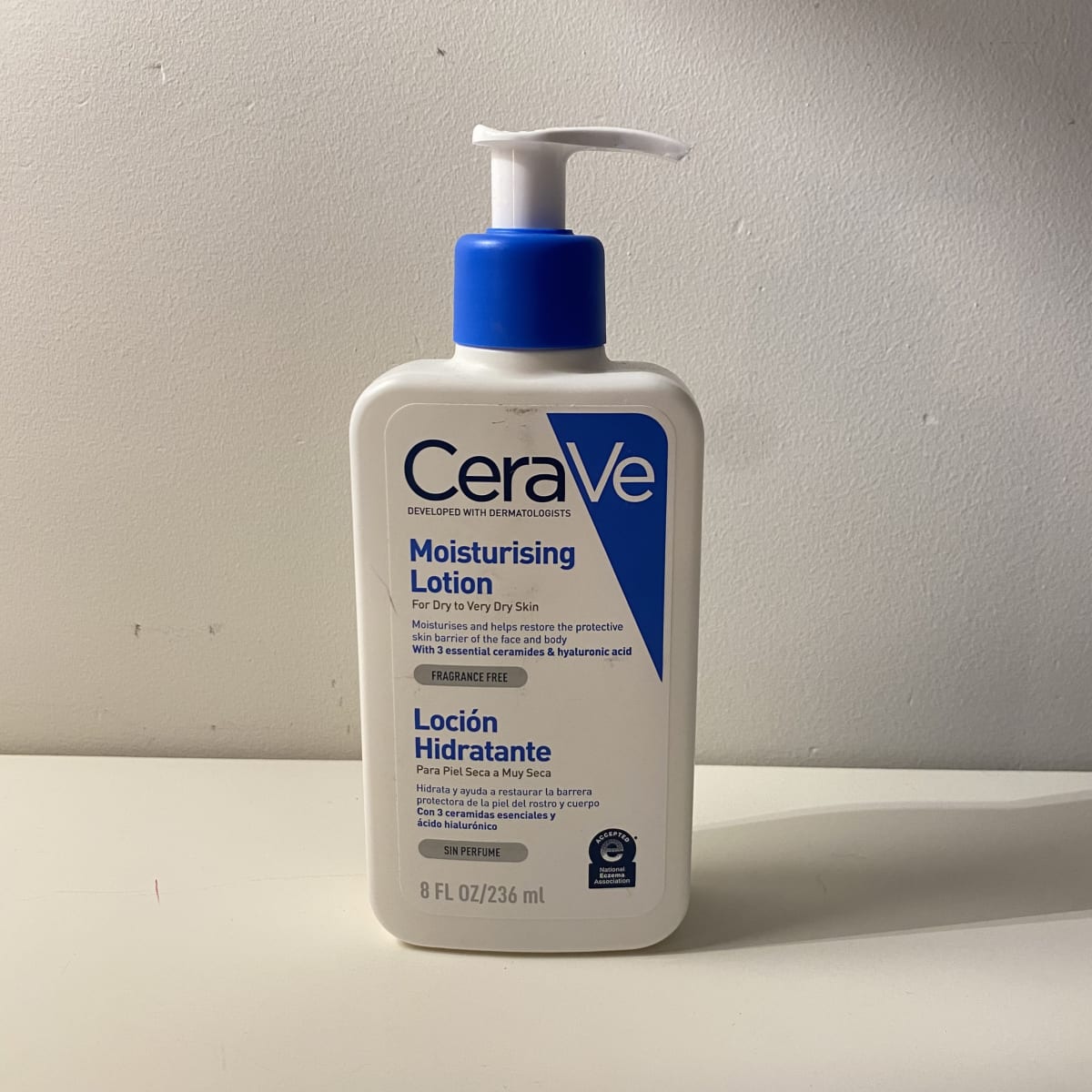 CeraVe Moisturising Lotion for Dry to Very Dry Skin - hydraterende crème voor de droge huid 562ml - before review image