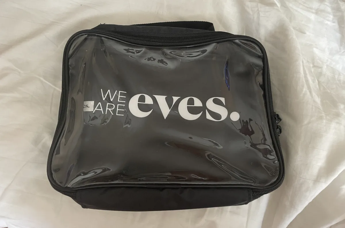 We Are Eves Beauty Bag - review image