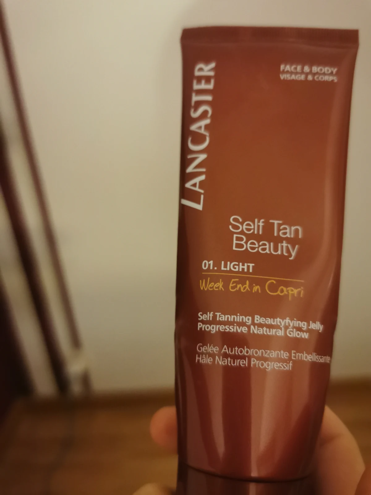 Lancaster Self Tan Beauty 01. Light Self Tanning Beautyfying Jelly for Face & Body Zelfbruinende Gel 125 ml - review image